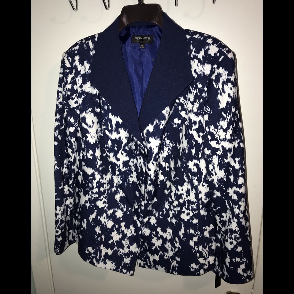 Women’s Blue & White Blazer Size 18W